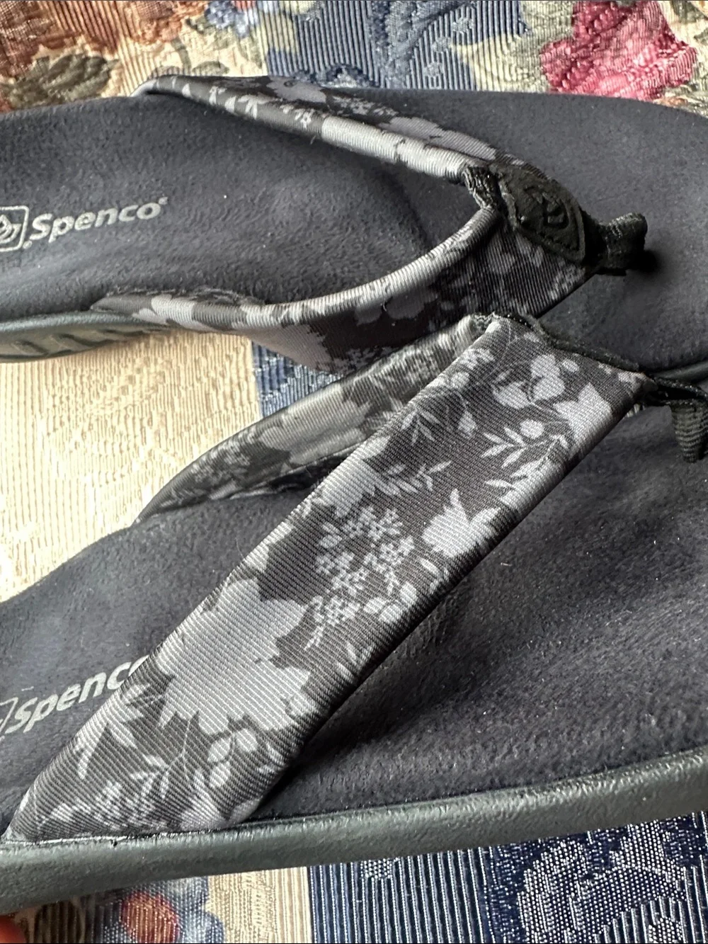 Spenco Women's Victoria Floral, Black, Sandals - Cushioned Flip Flops Sz 8